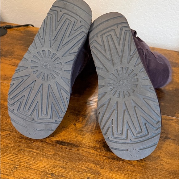 UGG ** Limited Edition ** Classic Bling in Lodge Size 6 - Picture 7 of 8